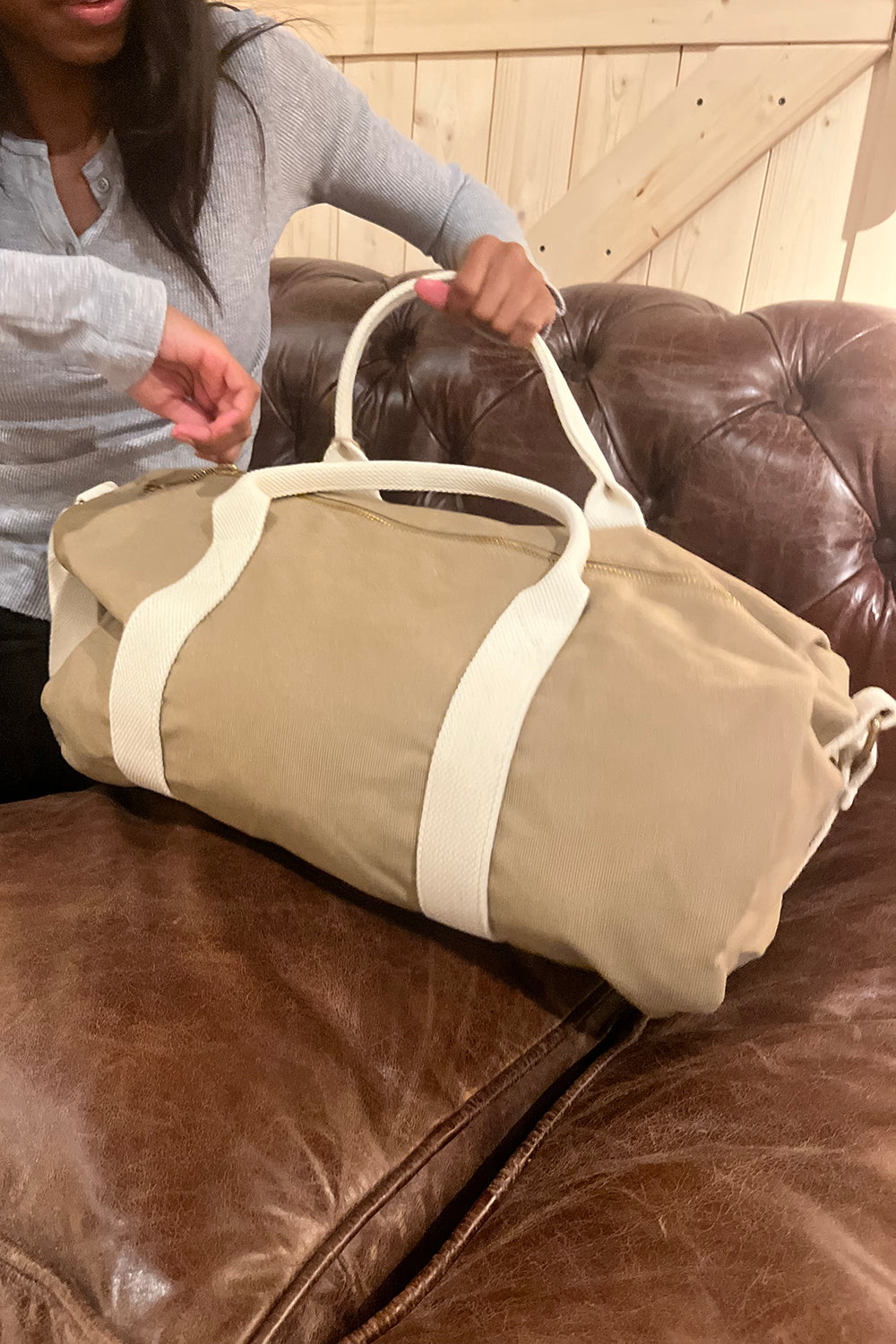 Brandy melville canvas duffle bag in 2023  Canvas duffle bag, Brandy  melville, Brandy melville australia