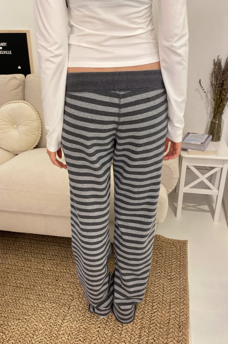 Hilary Yoga Pants | Grey Charcoal Stripes / XS/S