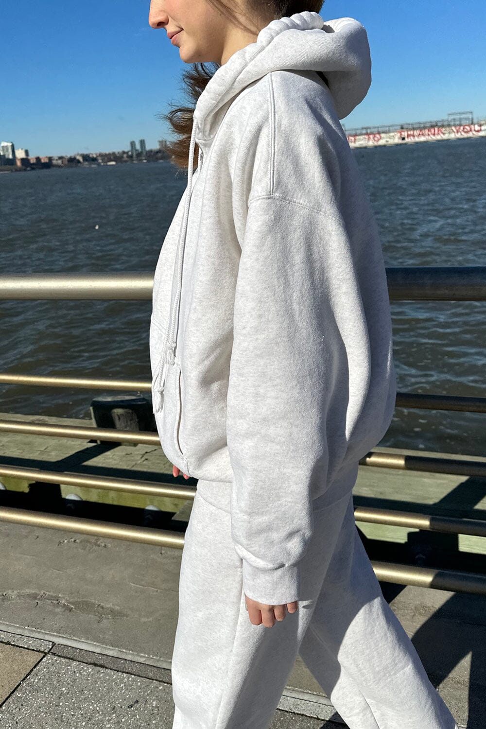 Light Silver / Oversized Fit