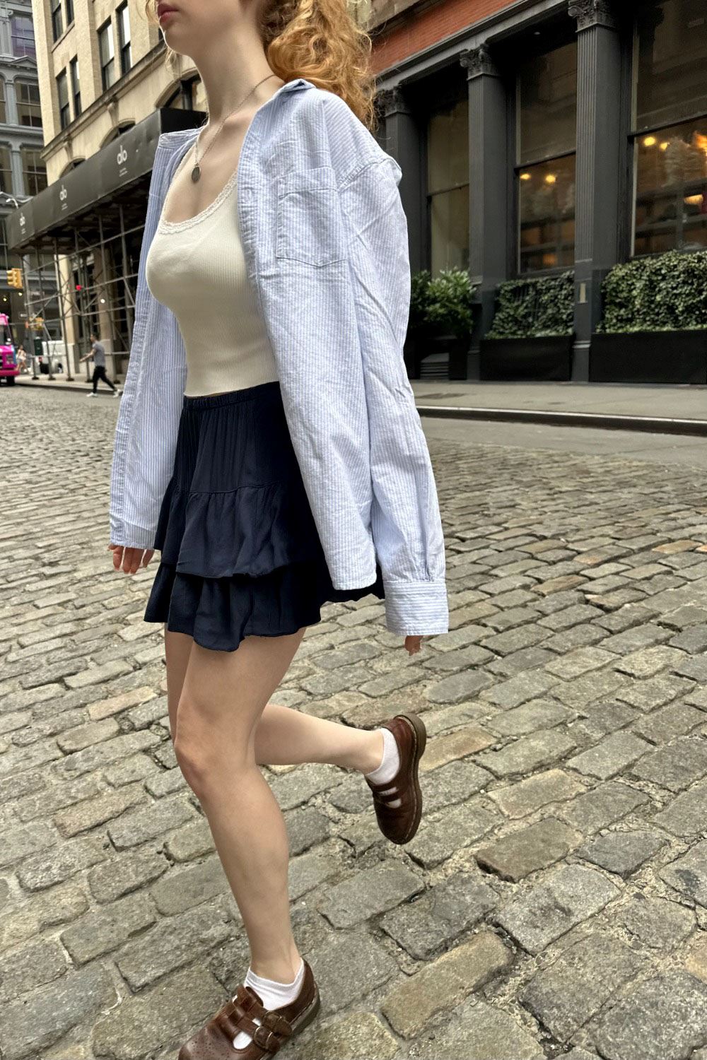 試着のみ HOLIDAY RUFFLE KNIT MINI SKIRT ネイビー Izzy Mini Skirt – Brandy Melville Australia