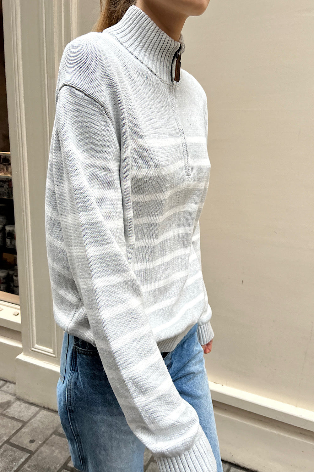 White Silver Thin Stripes / Oversized Fit