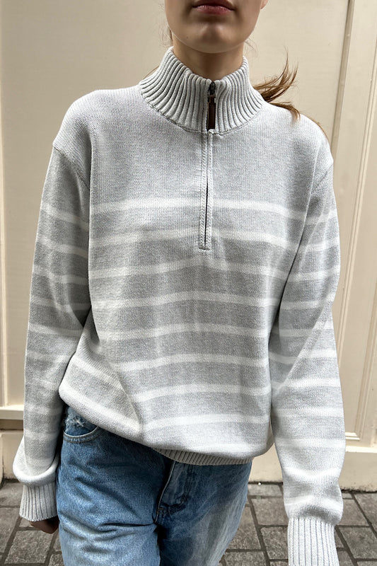 White Silver Thin Stripes / Oversized Fit