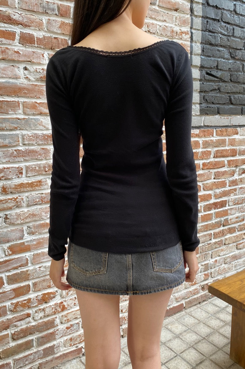 Tania V-Neck Lace Top | Black / XS/S
