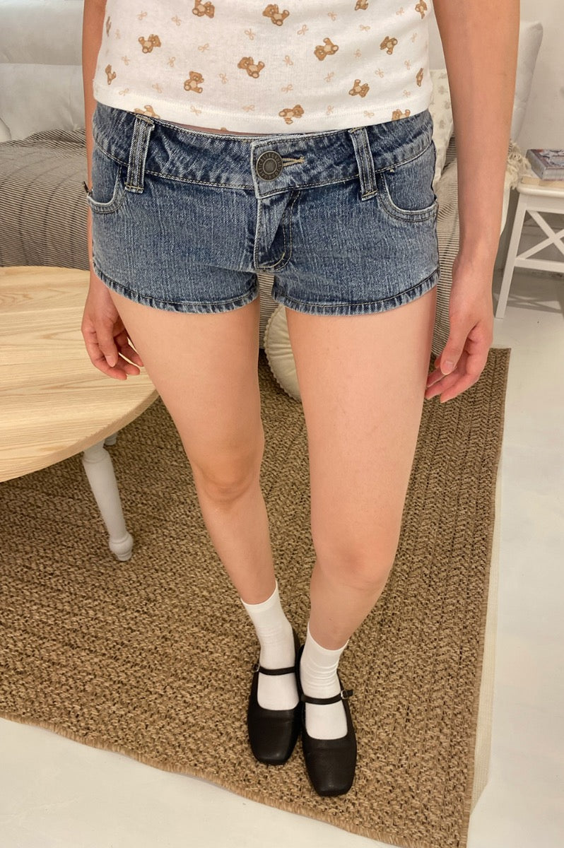 Adelle Denim Shorts | Medium Wash Denim / XS/S