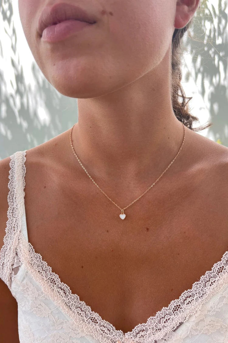 White Heart Necklace | White Heart Necklace