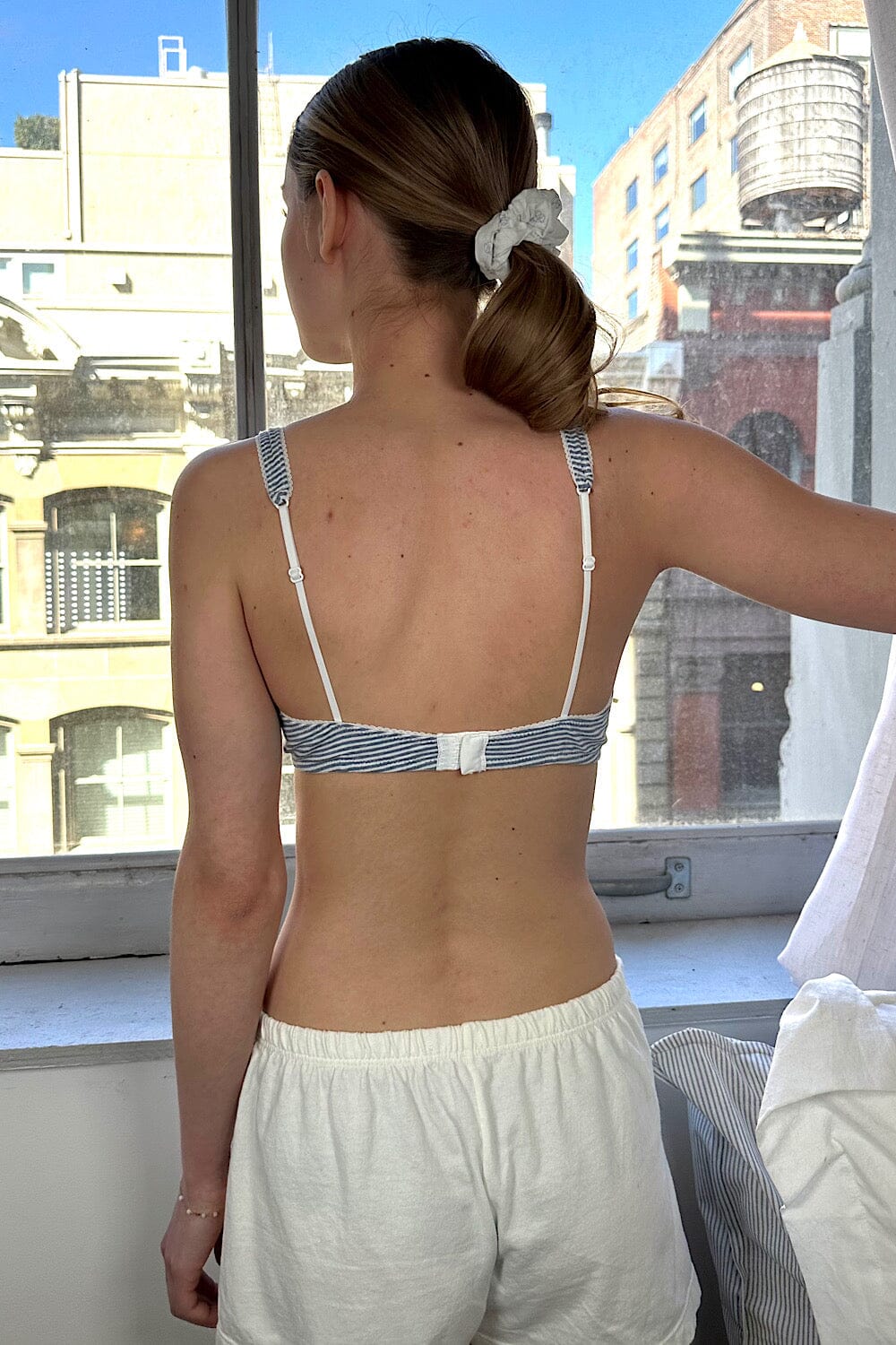 White And Navy Blue Thin Stripes / XS/S