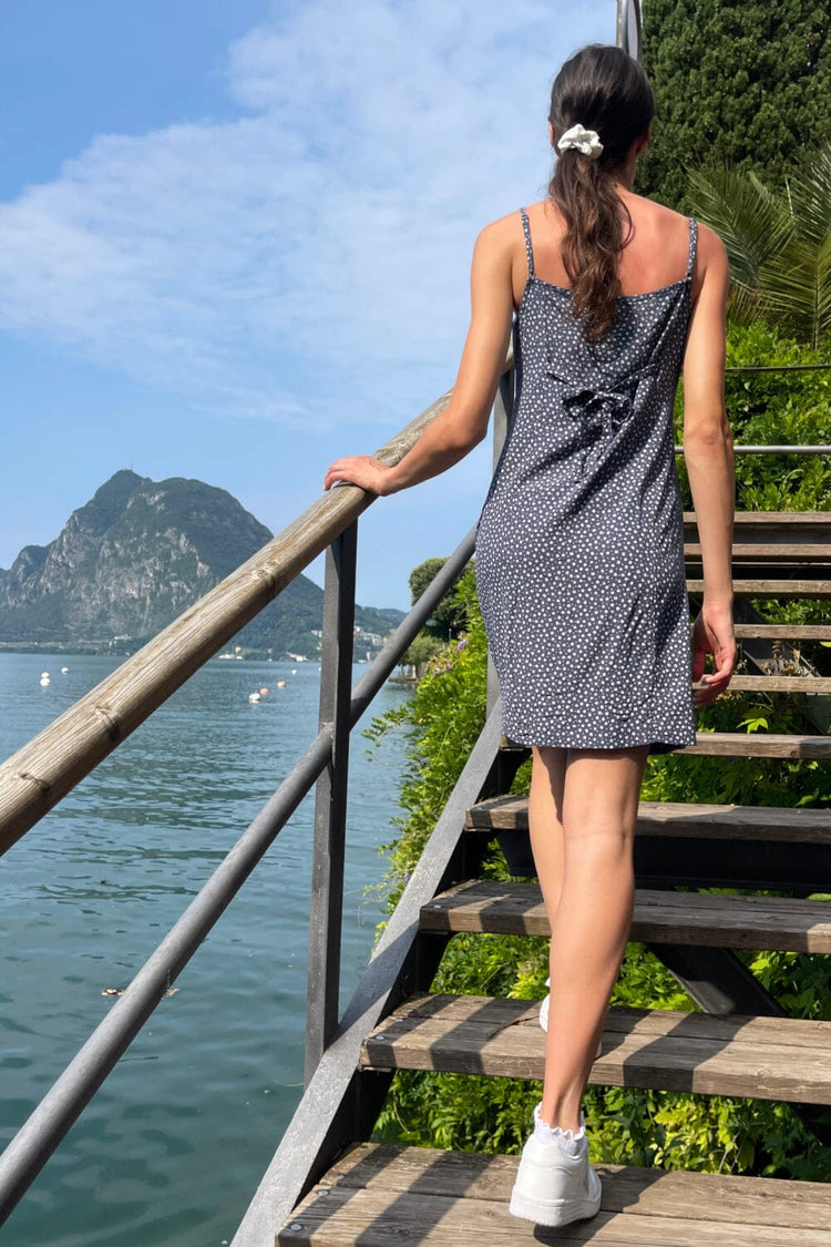 Martina Dress | Faded Navy With White Floral / XS/S