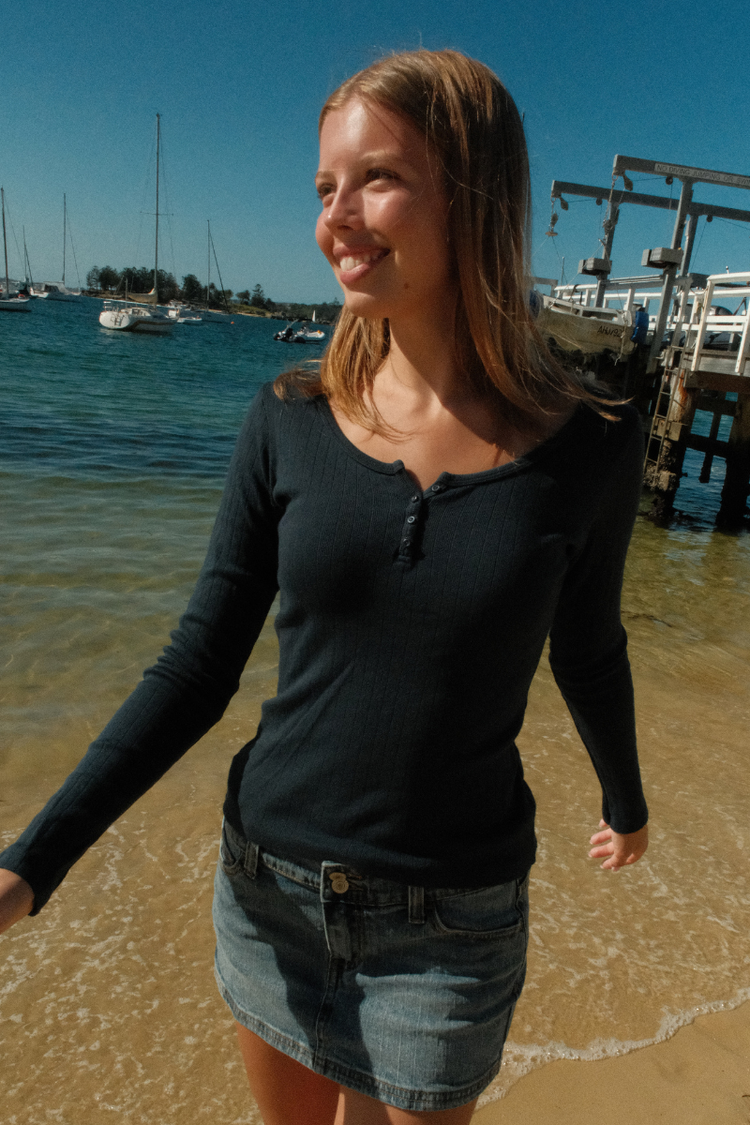 Zelly Eyelet Top | Classic Navy / XS/S