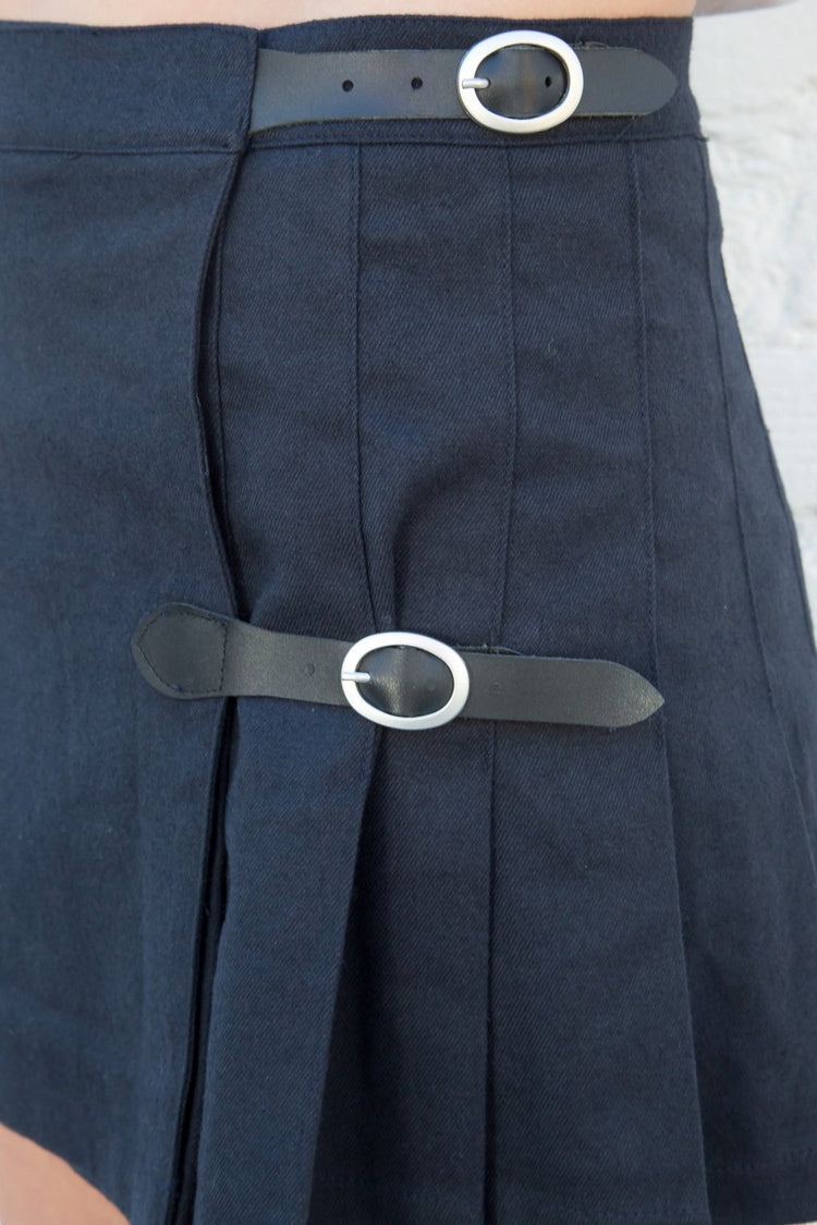 Dana Buckle Skirt | Navy Blue / XS/S