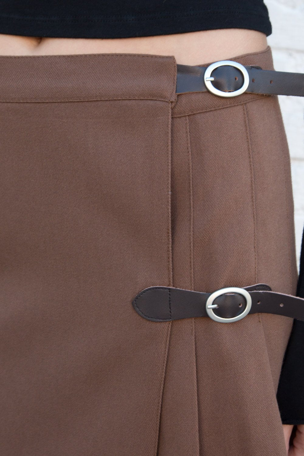 Dana Buckle Skirt | Brown / XS/S
