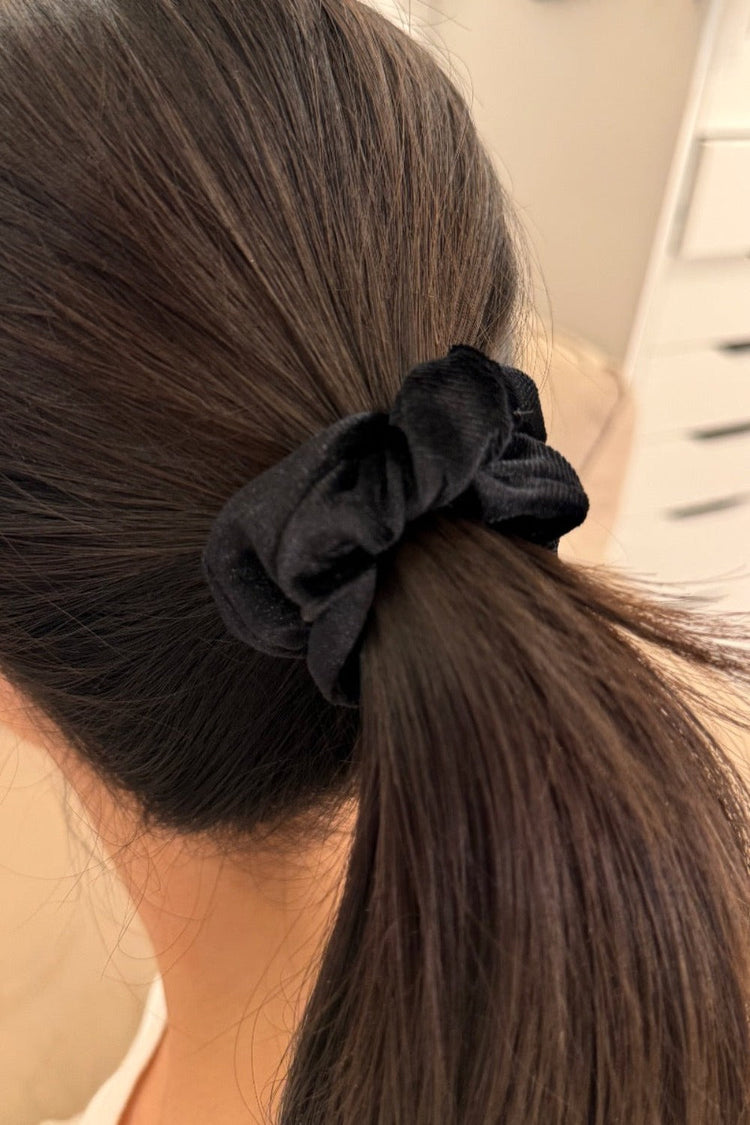 Velvet Scrunchie | Black